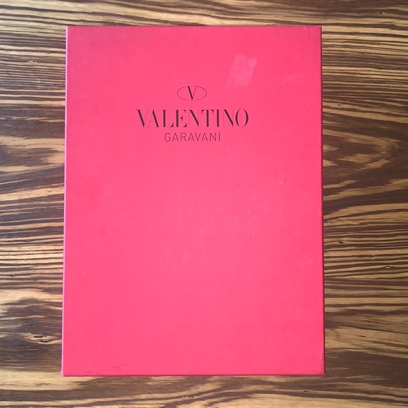 Valentino Garavani beige rockstud pump peep toe - Picture 7 of 8